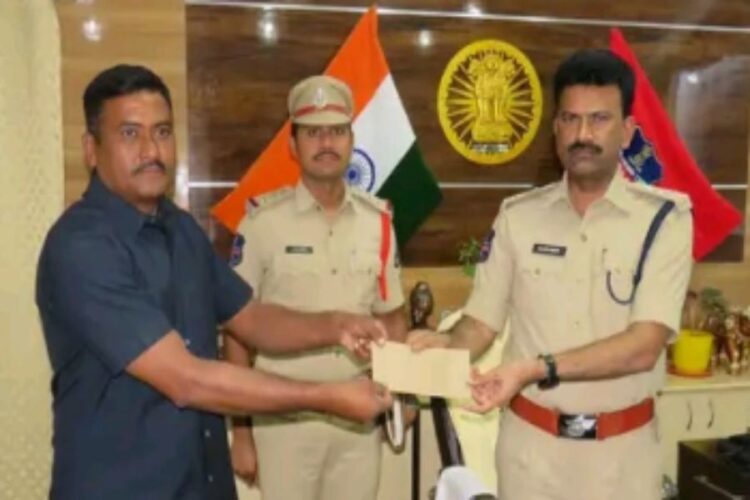 Vikrabad District Task Force Inspector rewarded