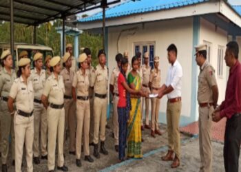 Police came to the aid of fire incident victim