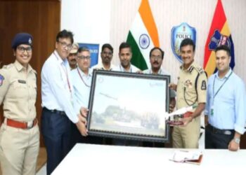 Visit of the Defense Research and Development Lab (DR FCDL) Team