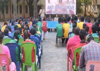Seminar for students on effects of drug use
