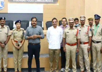 Cyberabad CP felicitated the police personnel