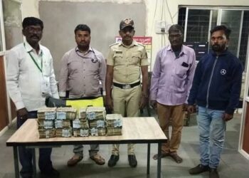 70 lakhs illegally transported at Kagwad check post in Belgaum, Karnataka . Seizure of undocumented money