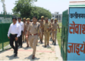 Inspecting the security arrangements at the polling stations