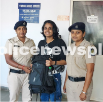 Lost Bag Returned: Praise-worthy