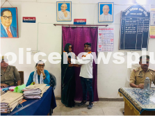 Khaki Tops Reconnect Couples