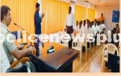 S.P gives advice after giving computers