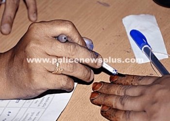తెలంగాణ ఎన్నికల పోల్స్: షాకింగ్ 36.68% ఓటర్ టర్న్సౌట్ అసెంబ్లీ పోల్స్లో మధ్యాహ్న రికార్డులను బద్దలు కొట్టింది.