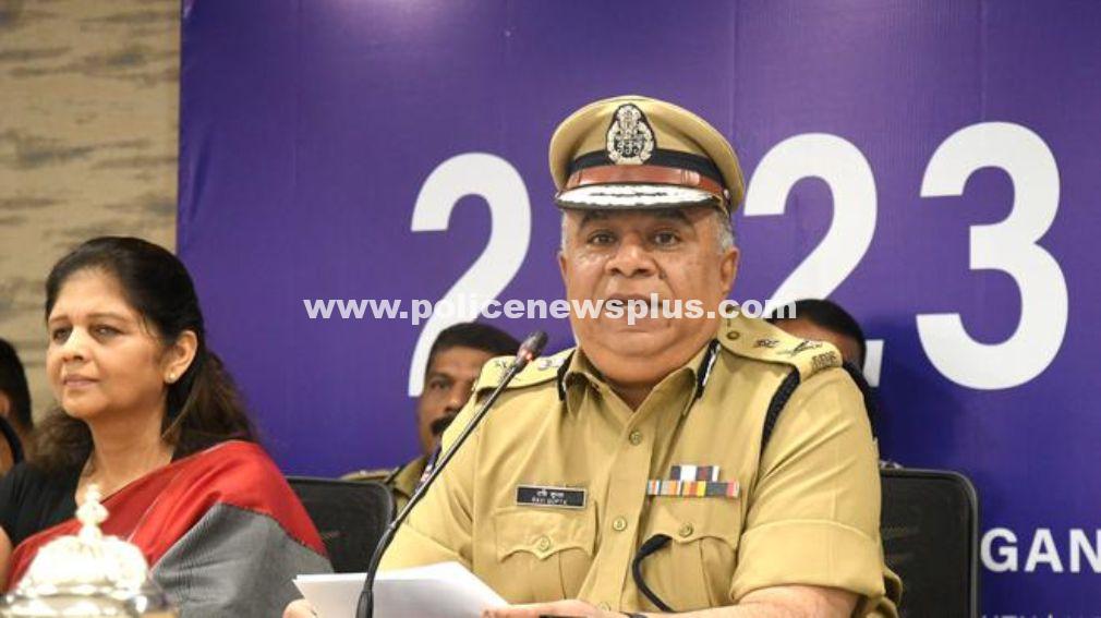 తెలంగాణలో నేరాలు పెరిగిపోతున్నాయని, సైబర్ క్రైమ్లే ఇందుకు కారణమని పోలీసులు చెబుతున్నారు