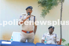 పెద్ద కోడూరు గ్రామ శివారులో ఉన్న సిఏఆర్ హెడ్ క్వార్టర్ లో ఏఆర్ సిబ్బంది అధికారులతో ఇంట్రాక్టివ్ సెషన్ నిర్వహించిన అడిషనల్ డీసీపీ అడ్మిన్ అందె శ్రీనివాసరావు