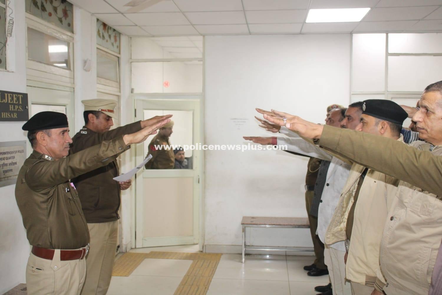 Police officers took an oath on Voter’s Day