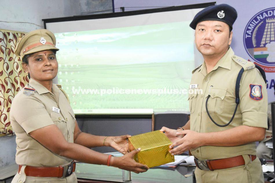 SP Honours Inspector Sundari’s Excellence