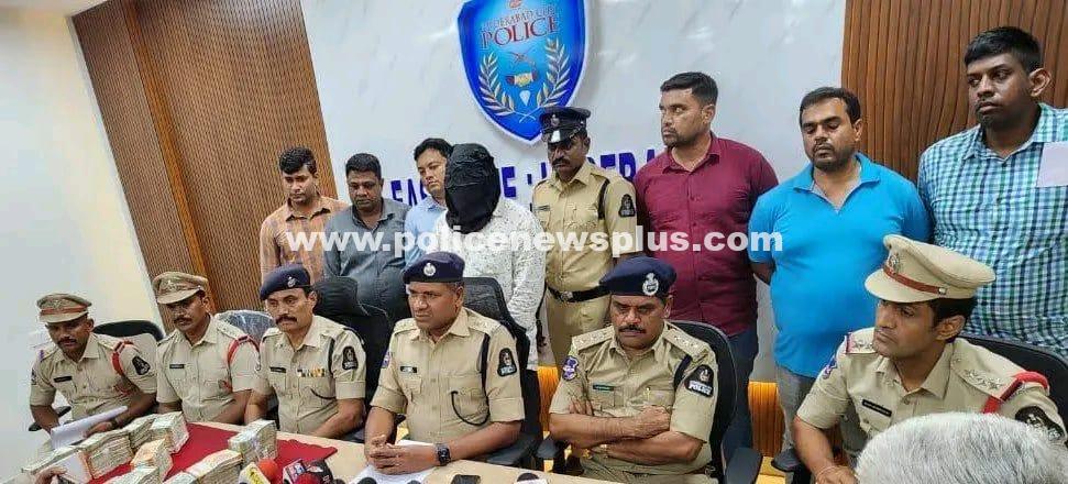 Afzalgunj Police Bust Diversion Gang, Recover ₹40 Lakhs