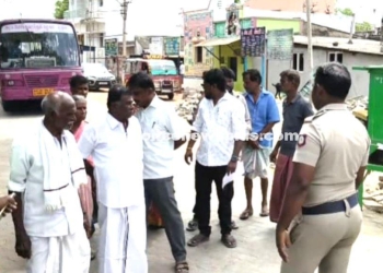 Police Act as Farmers Protest