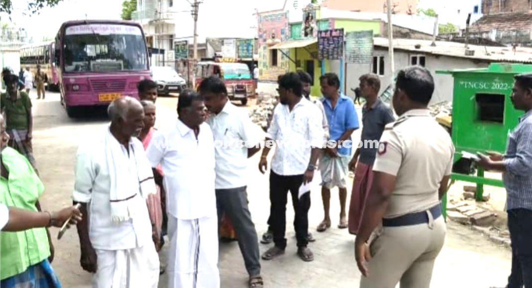 Police Act as Farmers Protest