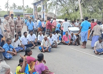 Police Maintain Order During Usilampatti Protest