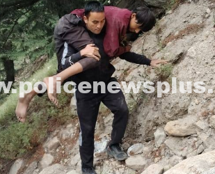 Uttarakhand Police, Fire Crew Rescue Unconscious Kanwariya