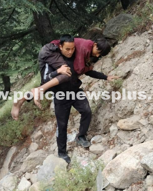 Uttarakhand Police, Fire Crew Rescue Unconscious Kanwariya
