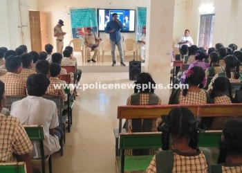 East Godavari Police Hold Cyber Awareness Drive for Students