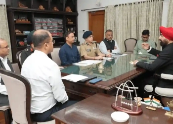 Governor Reviews Uttarkashi Relief Efforts