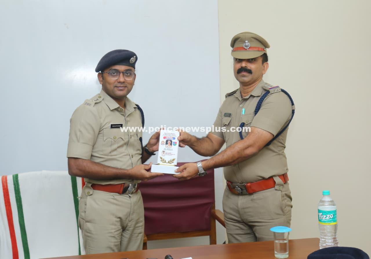 Kasaragod Police Honour Top Performers