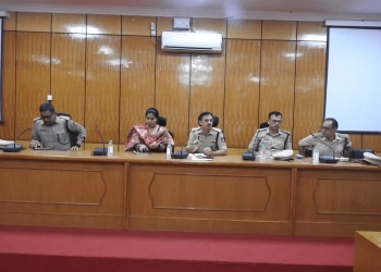 Collector, SP Meet Muslim Leaders