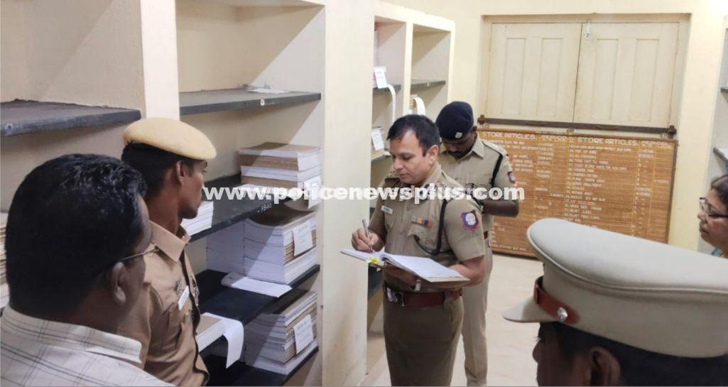 DSP Reviews Thiruvarur Police Office