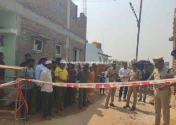 Police Inspect Case Scene, Guide Probe