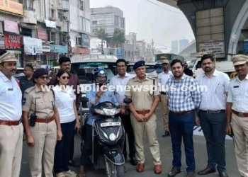 Hyderabad Traffic Police Distribute Helmets