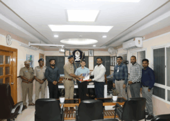 Traffic Police Receive Cooling Glasses