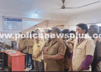Police Educate Autorickshaw Drivers Safely