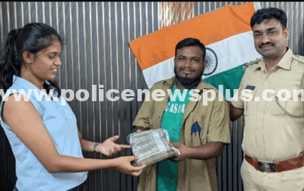 Honest Auto Driver Returns ₹5 Lakh