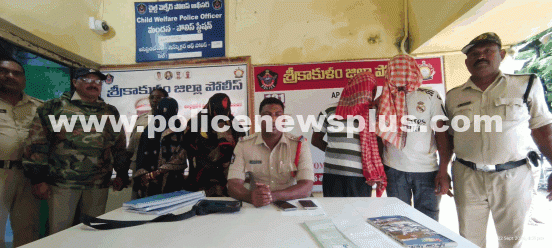 Mandasa Police Arrest Four Chain Snatchers